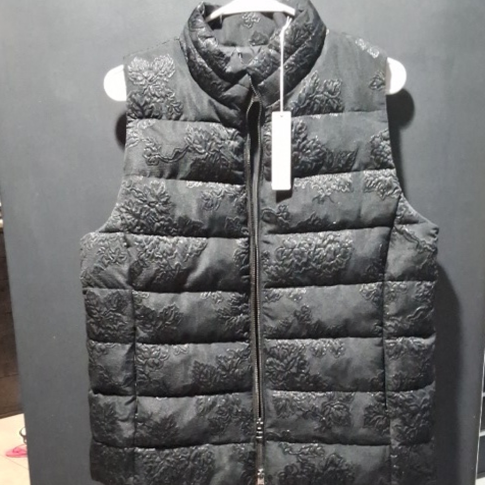 Chico's Ladies Puffer Vest Size M New With Tags